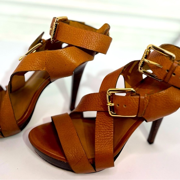 Michel Kors size 6.5 tan a few scuffs shown in pics, in fair pre-loved condition - Picture 7 of 7